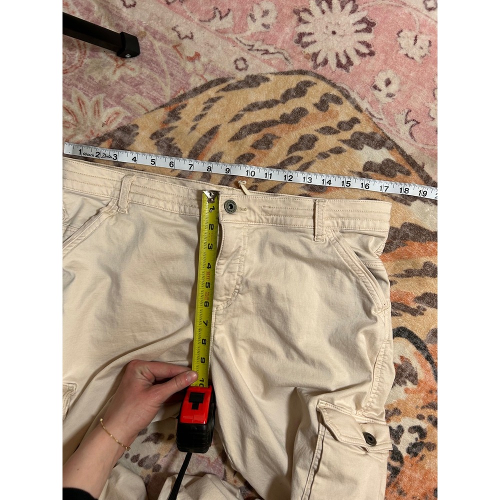 KUHL Womens 14 Crop Cargo Pants Cream Tan Straight Leg Utility Hiking Tactical - Picture 8 of 9